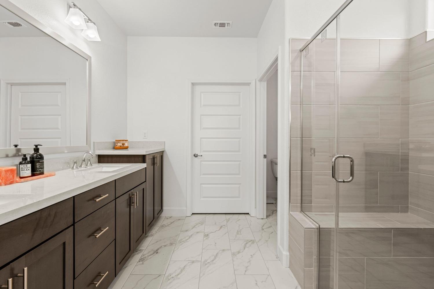 4580 Royal Lily Avenue