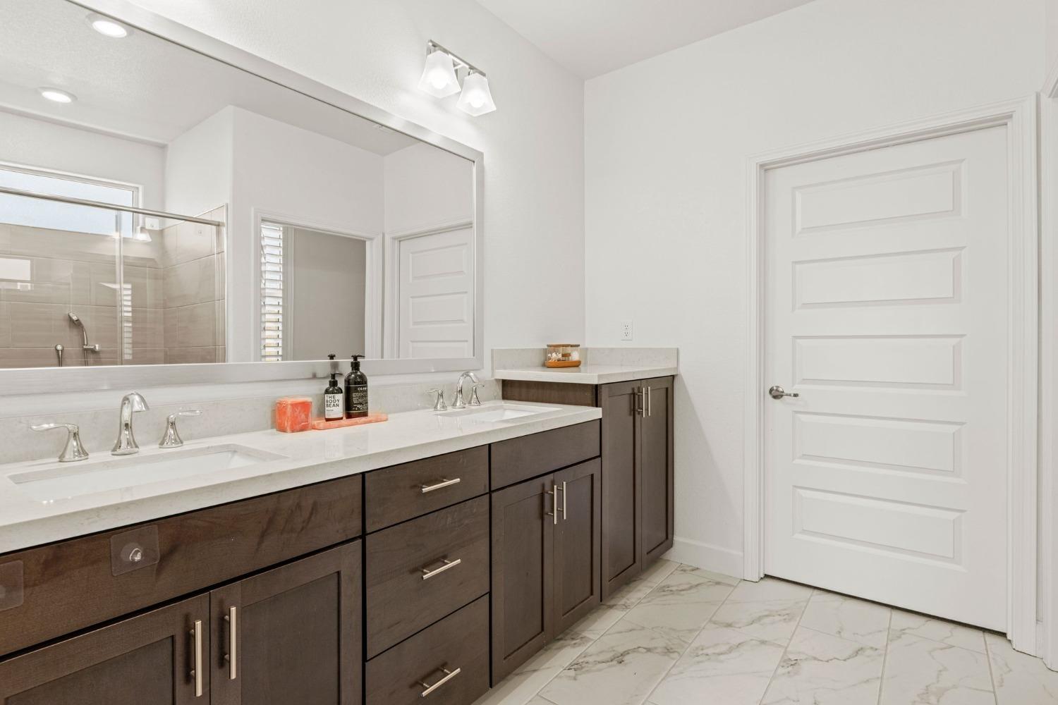 4580 Royal Lily Avenue