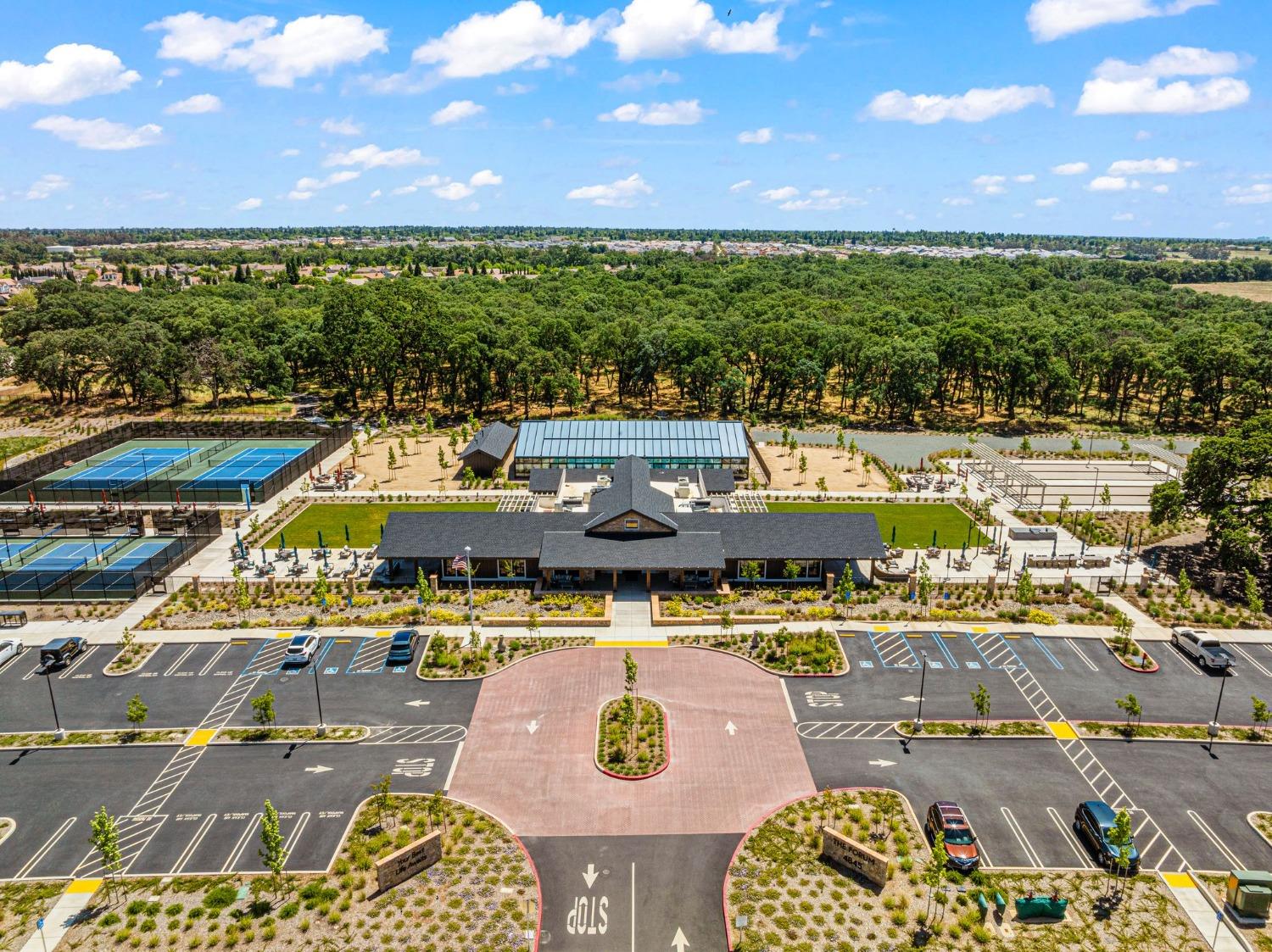 4580 Royal Lily Avenue