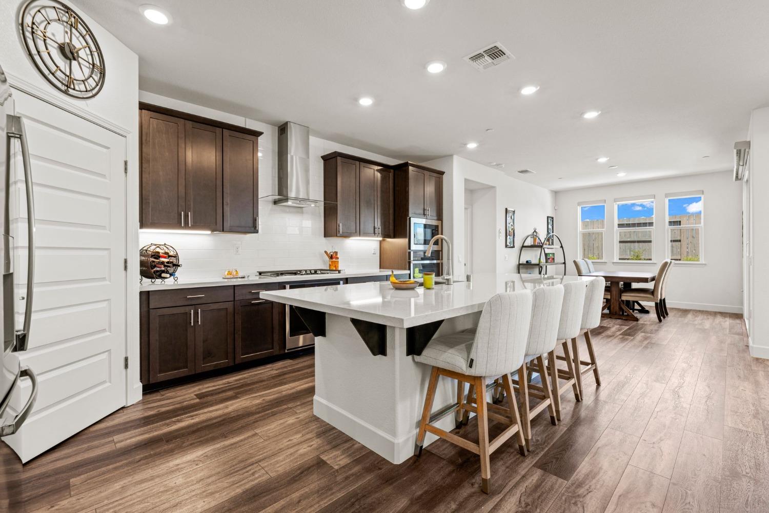 4580 Royal Lily Avenue