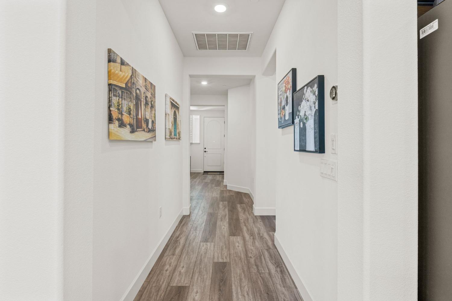 4580 Royal Lily Avenue