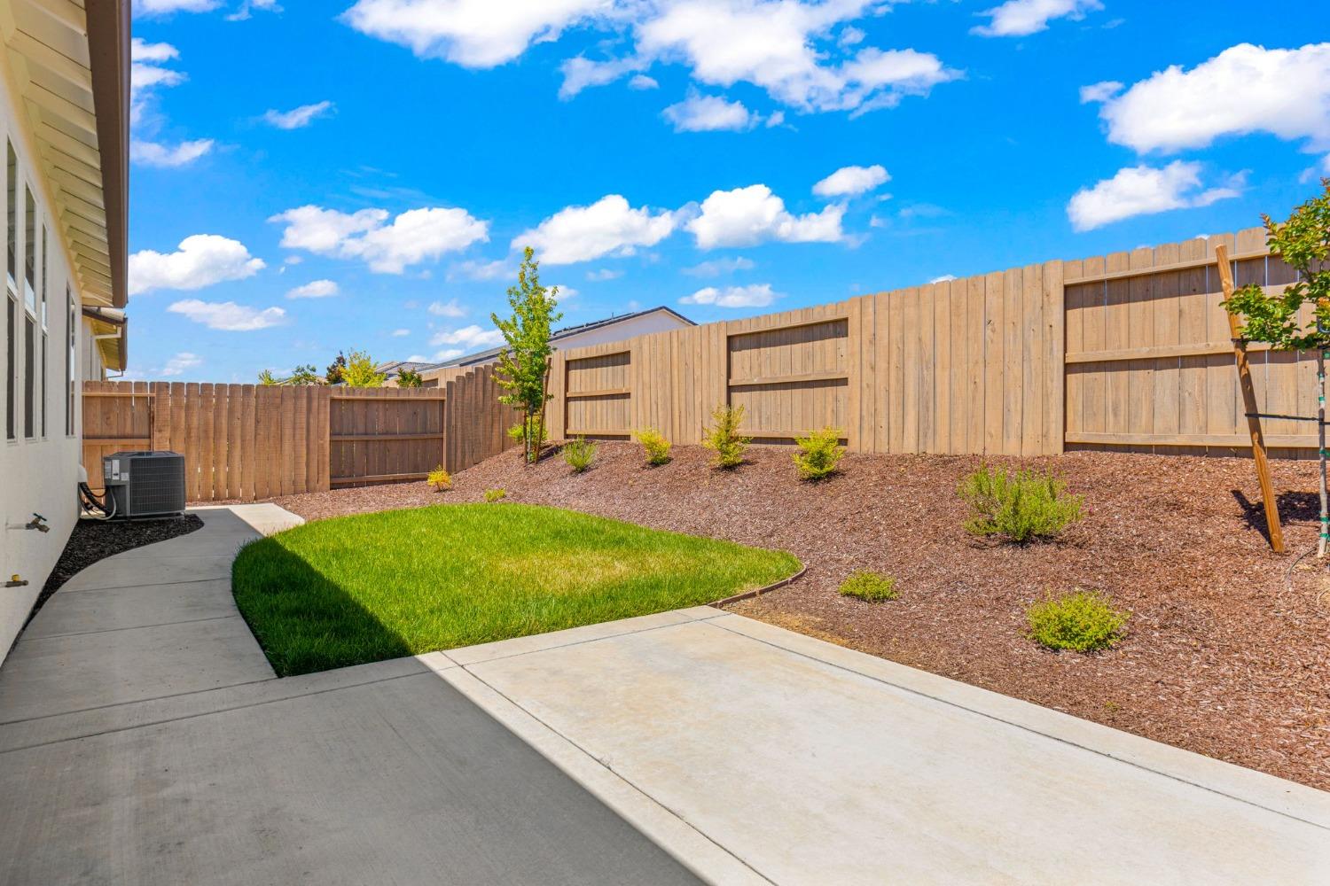 4580 Royal Lily Avenue