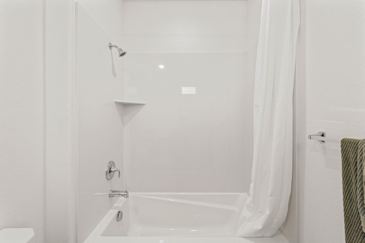 4580 Royal Lily Avenue