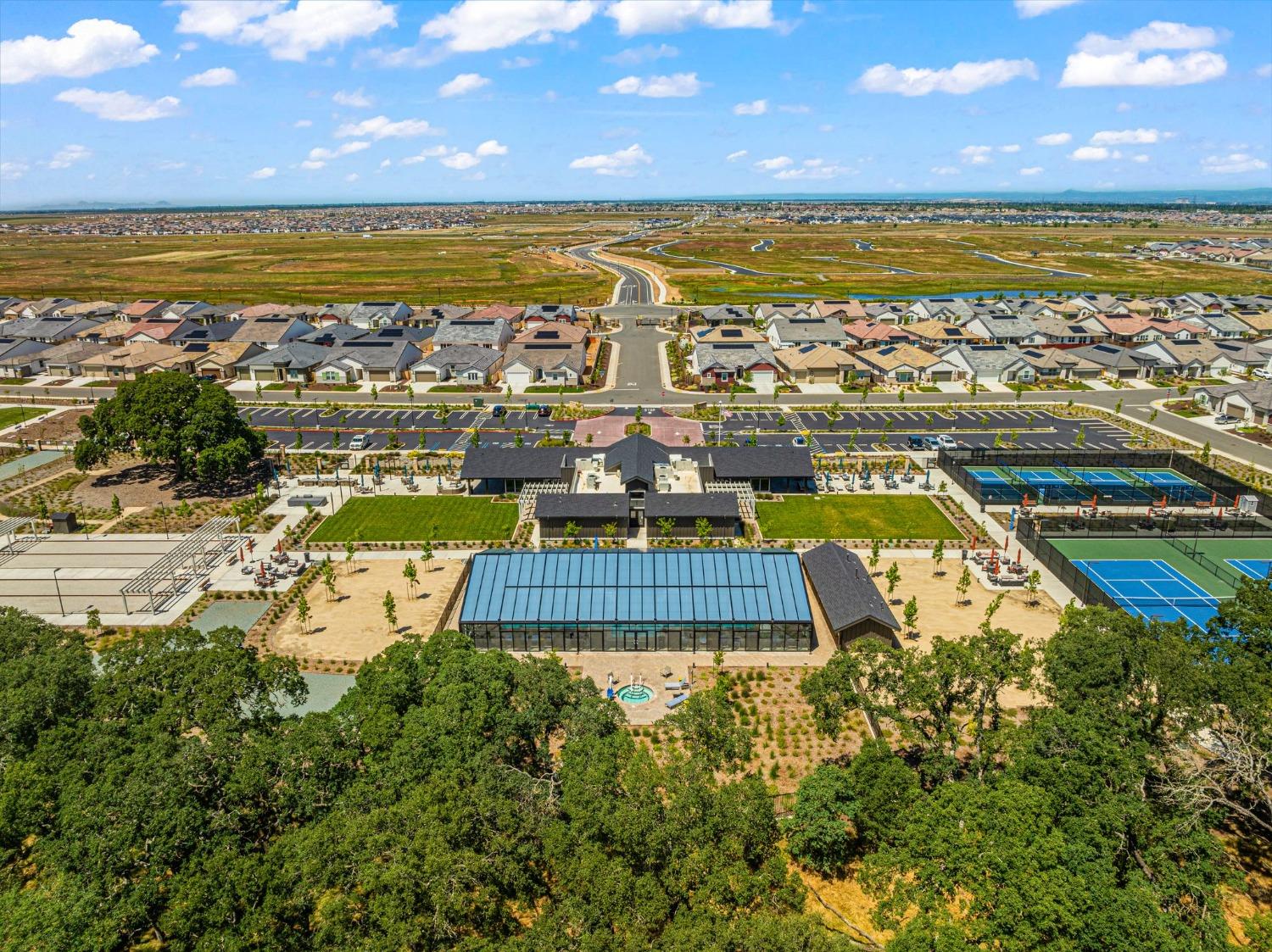 4580 Royal Lily Avenue