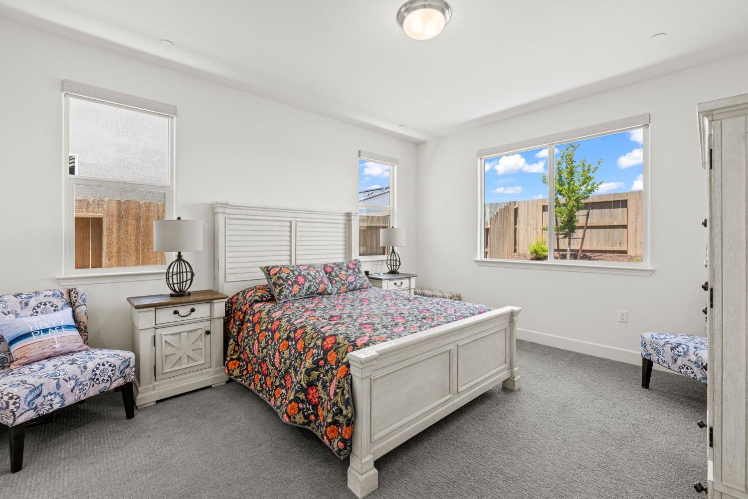 4580 Royal Lily Avenue