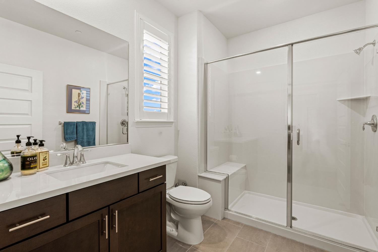 4580 Royal Lily Avenue