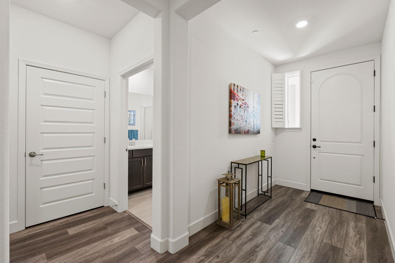 4580 Royal Lily Avenue