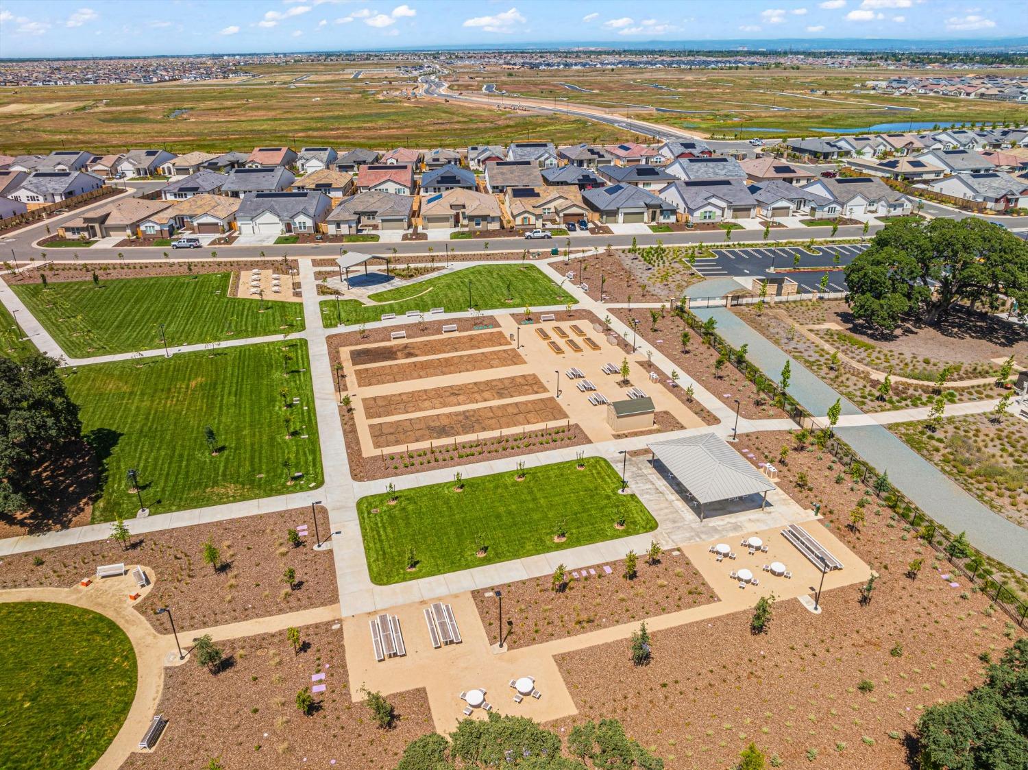 4580 Royal Lily Avenue