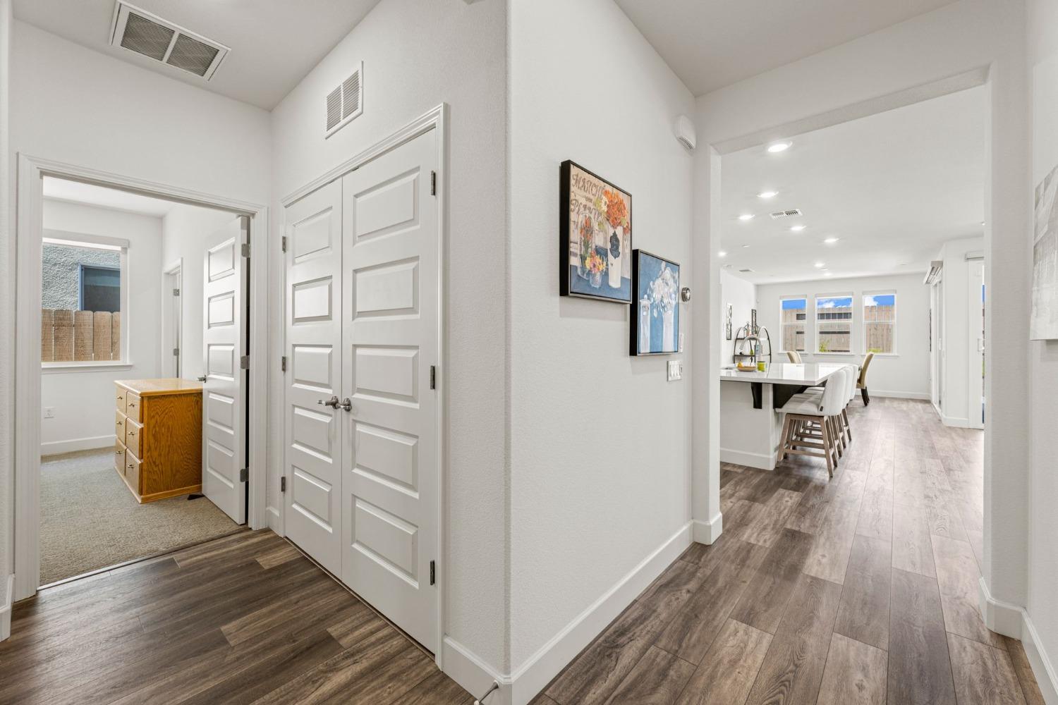 4580 Royal Lily Avenue