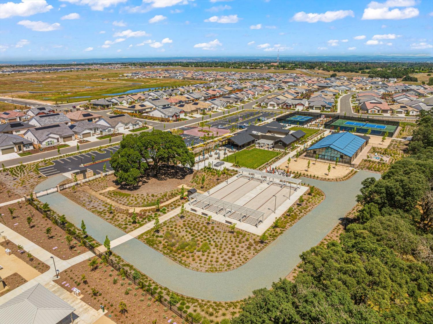 4580 Royal Lily Avenue