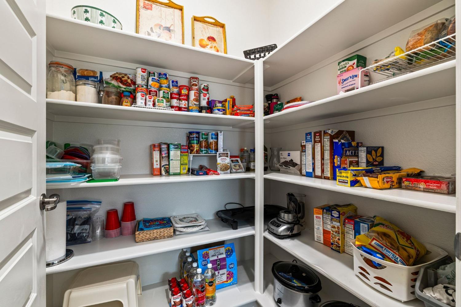 4730 Royal Lily Avenue