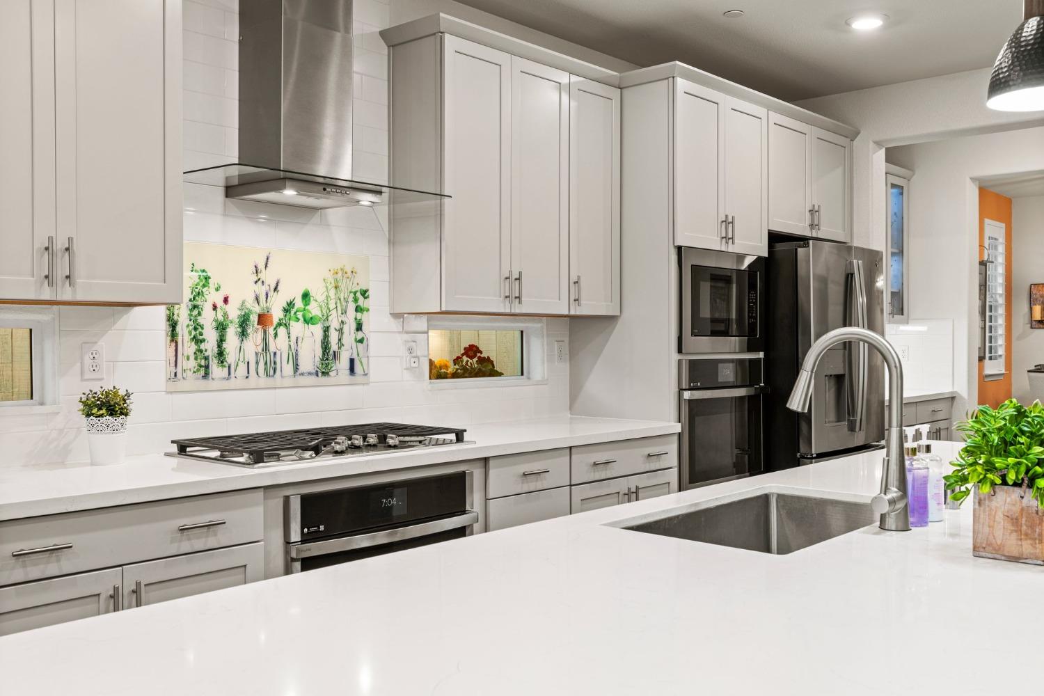 4730 Royal Lily Avenue