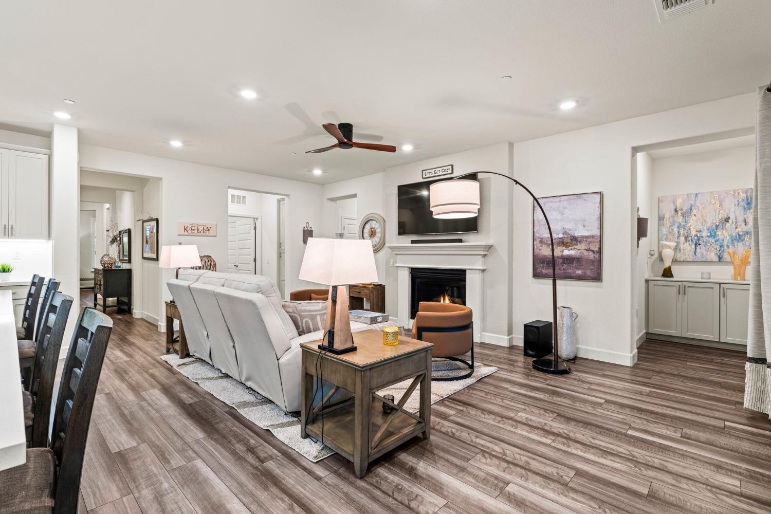 4730 Royal Lily Avenue