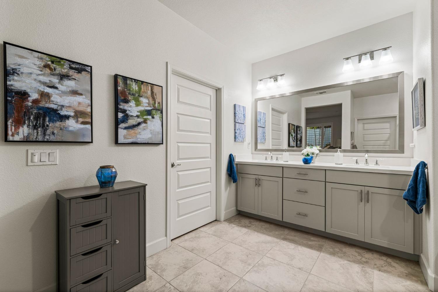 4730 Royal Lily Avenue