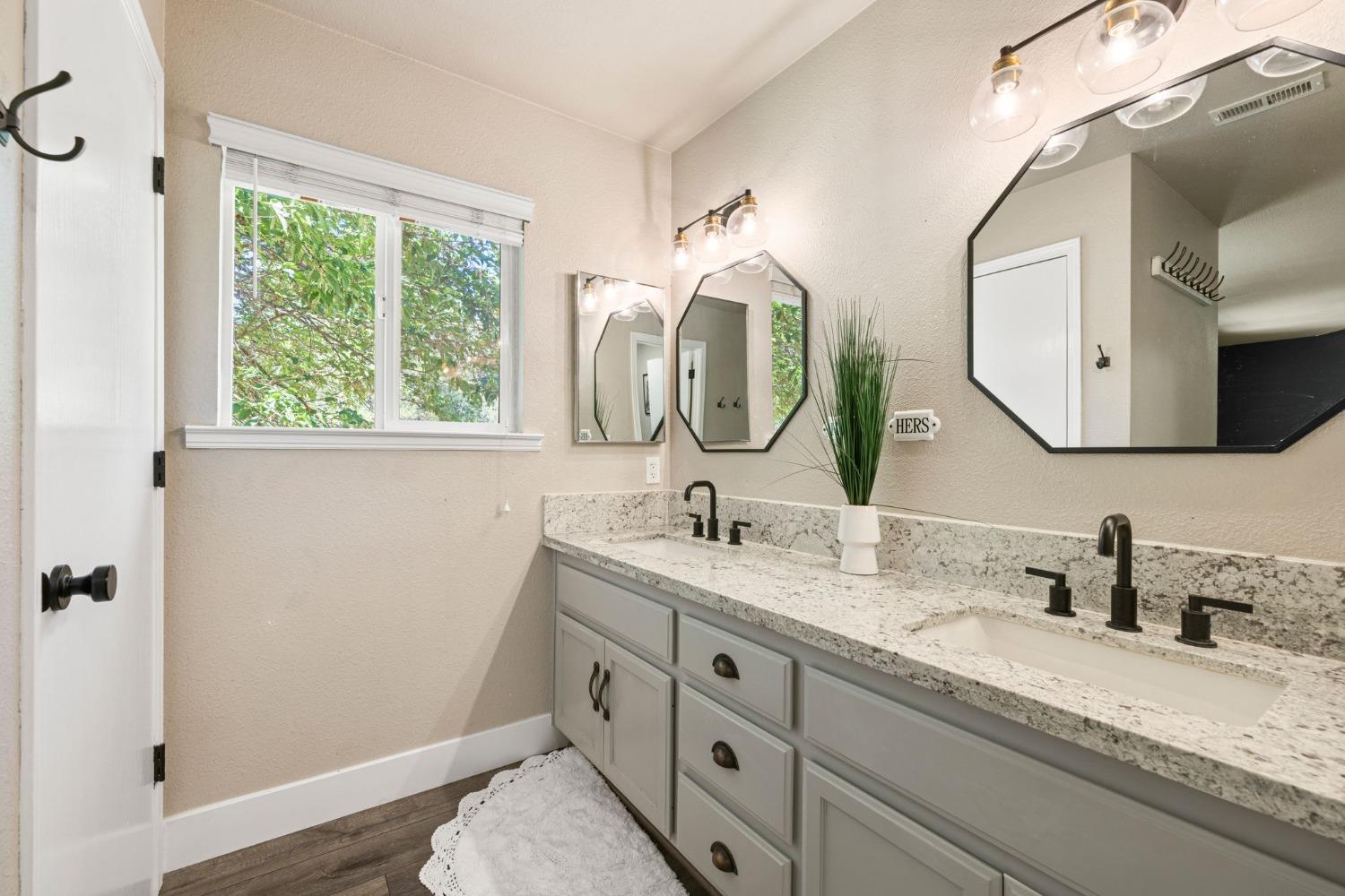 4842 Northern Lights Road