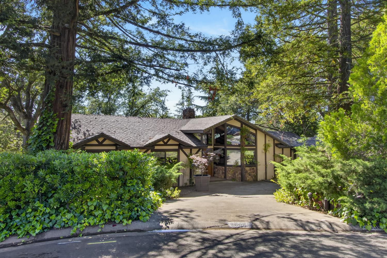 2608 Willowdale Drive