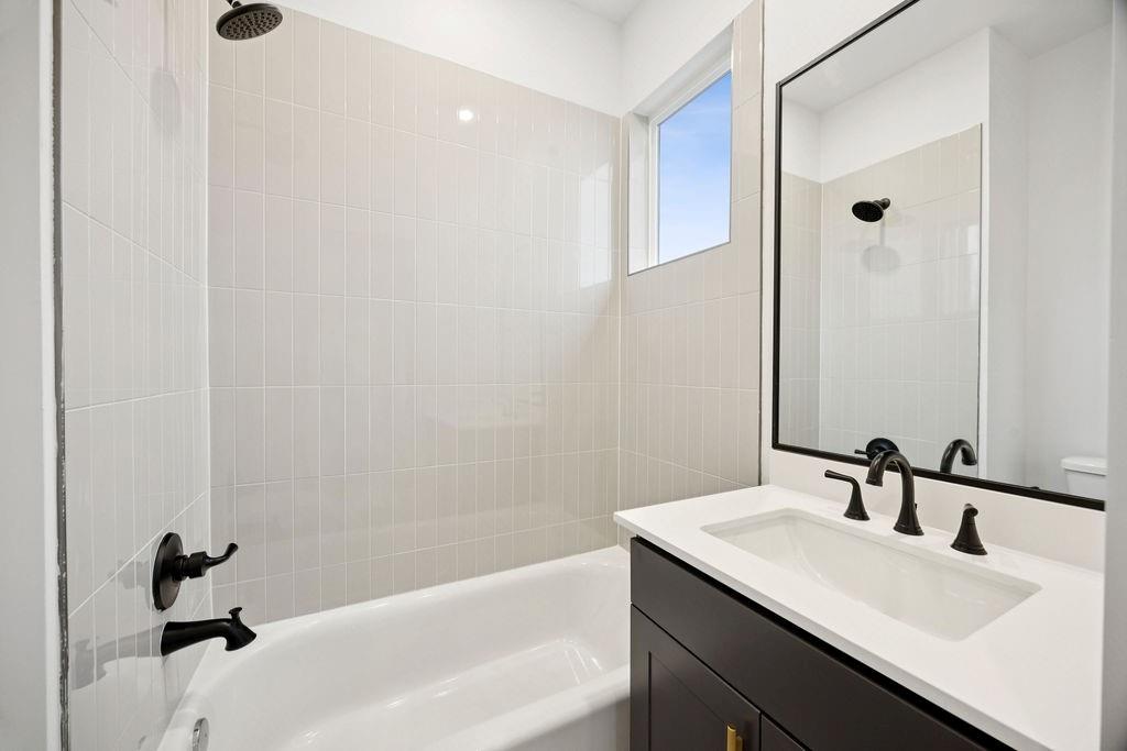 2121 Hoskins Drive # C