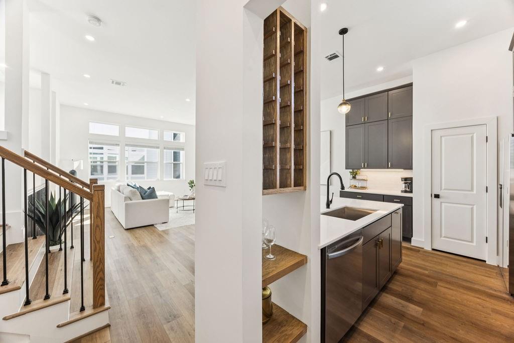 2121 Hoskins Drive # C