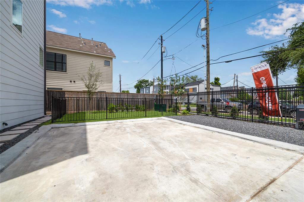 3911D Tulane Street