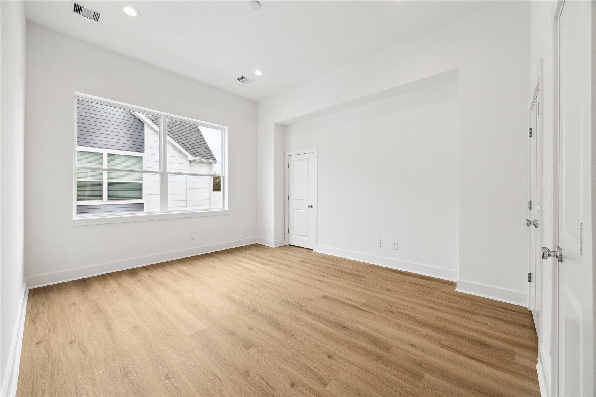 1648 W Tidwell Road, Houston