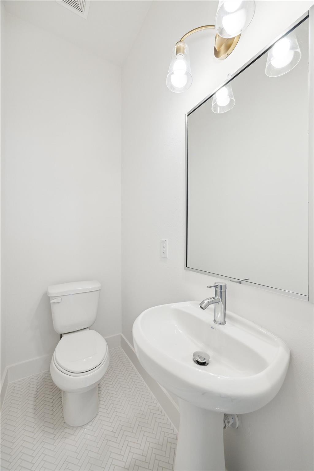 1648 W Tidwell Road, Houston