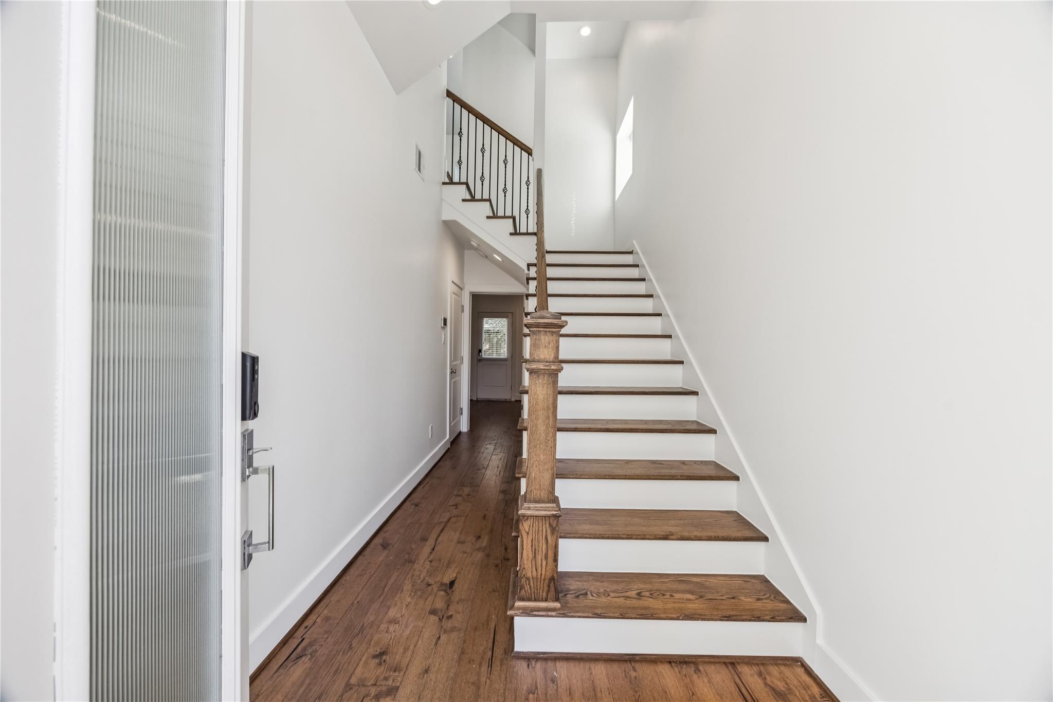 1812 W Webster Street