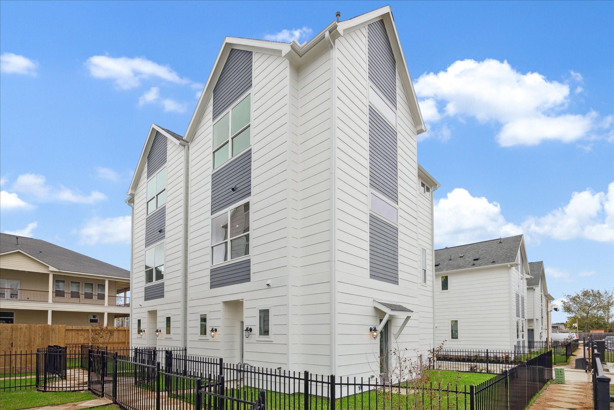 1658 W Tidwell Road