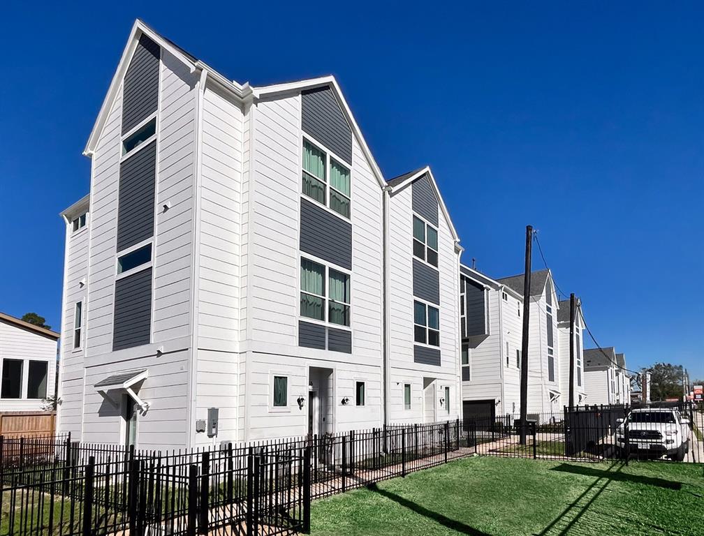 1570 W Tidwell Road