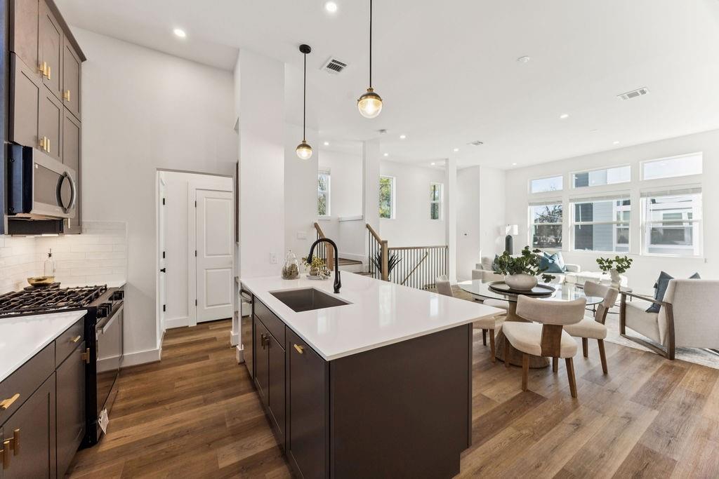 2121 Hoskins Drive # B