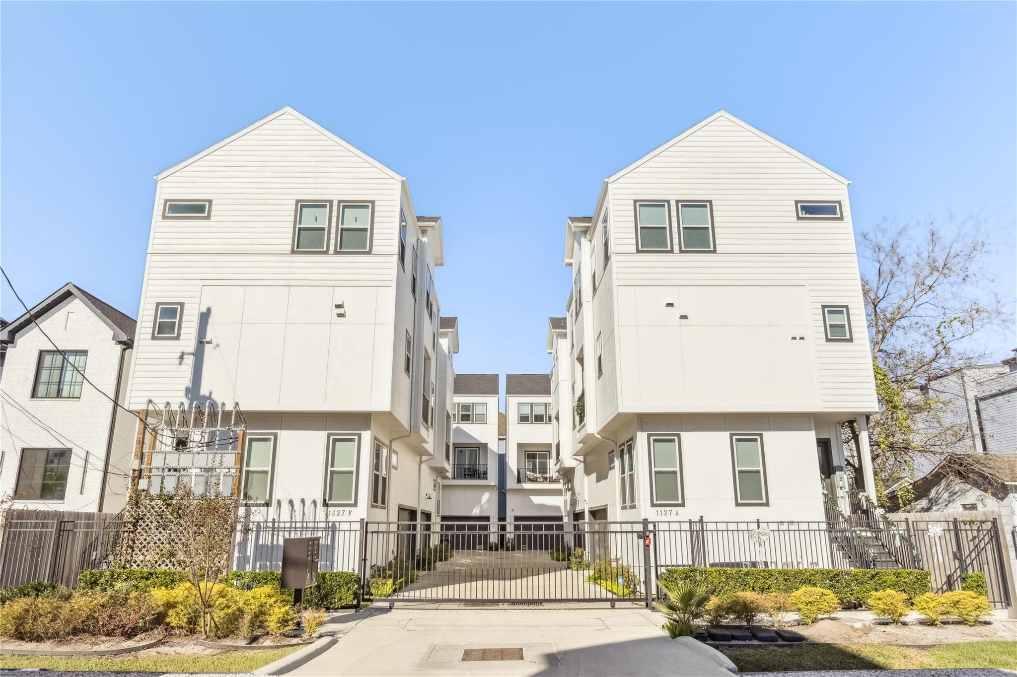 1127 W 16th Street # C