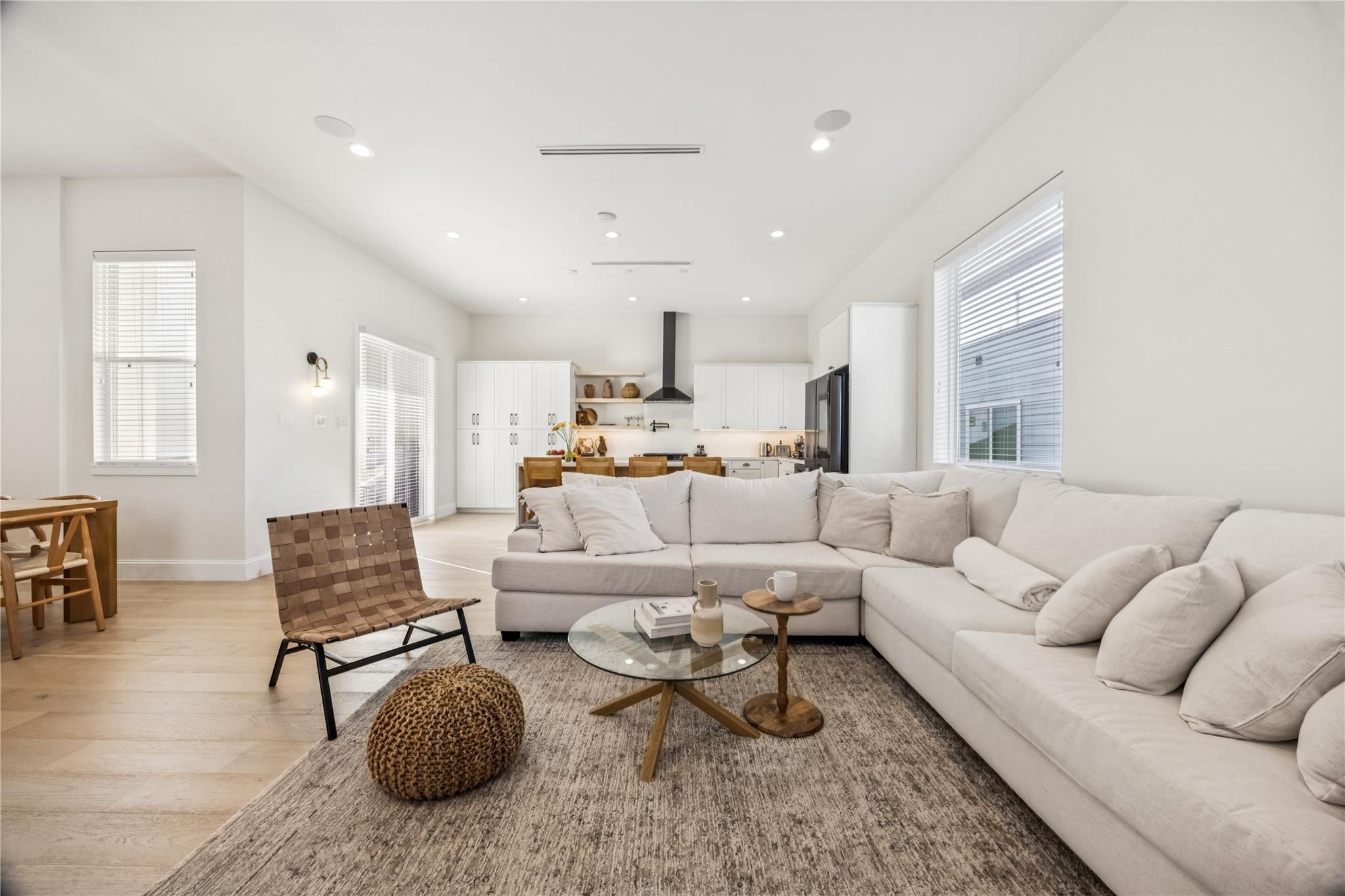 1127 W 16th Street # C