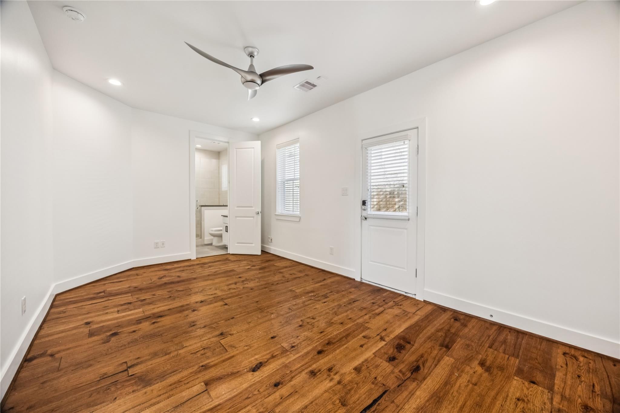 1812 W Webster Street