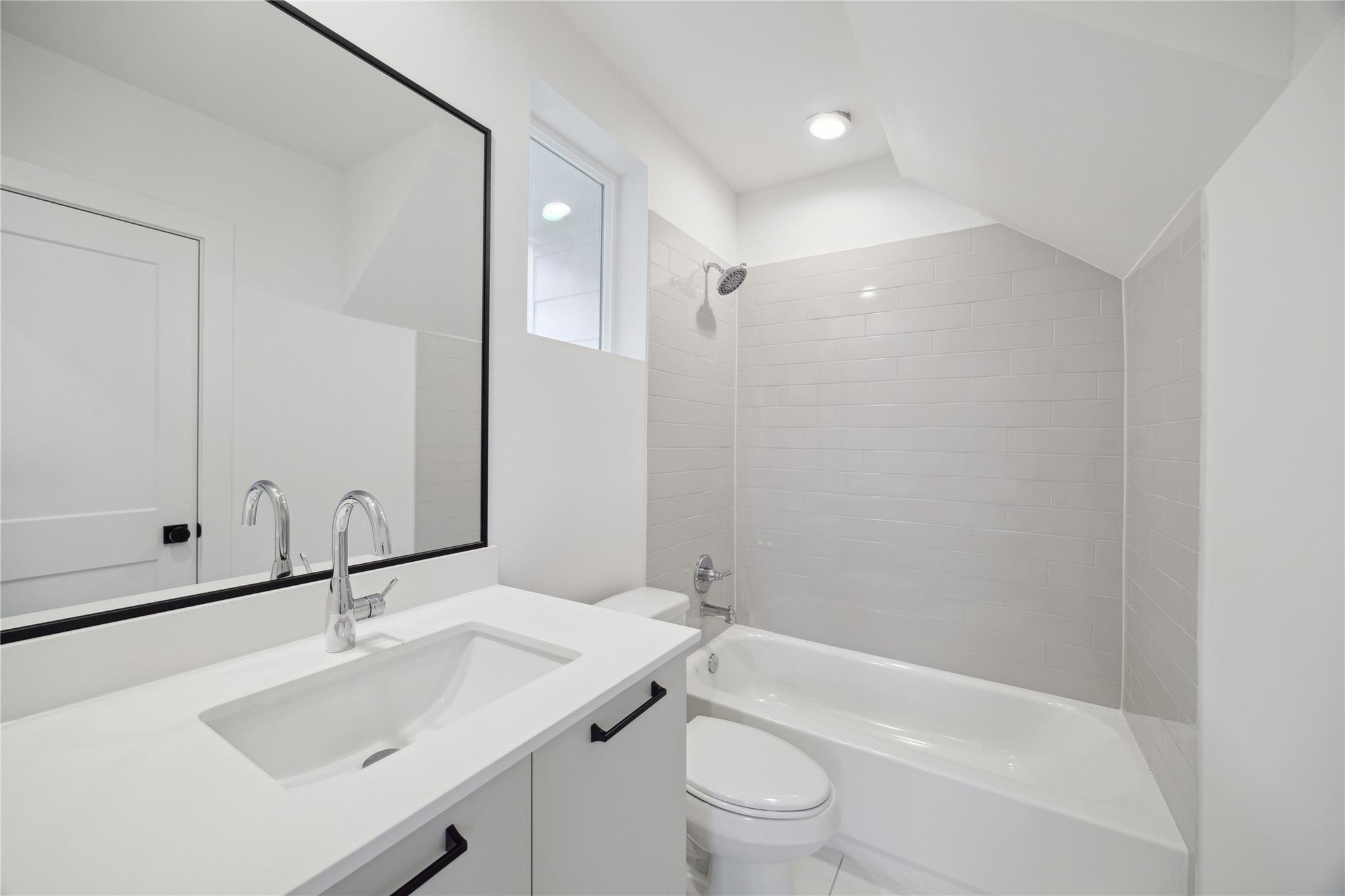 303H Marcella Street, Houston