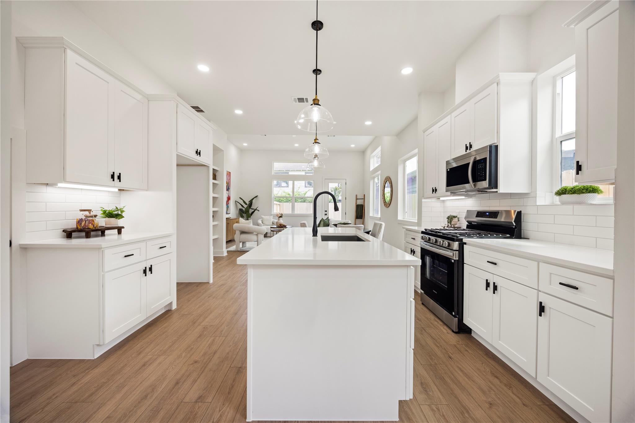 3109 Stonewall Street