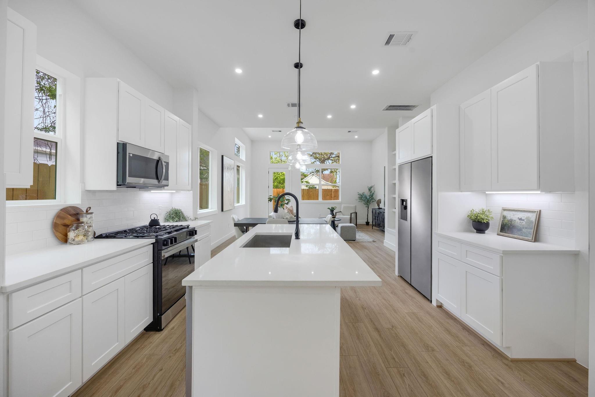 3107 Stonewall Street