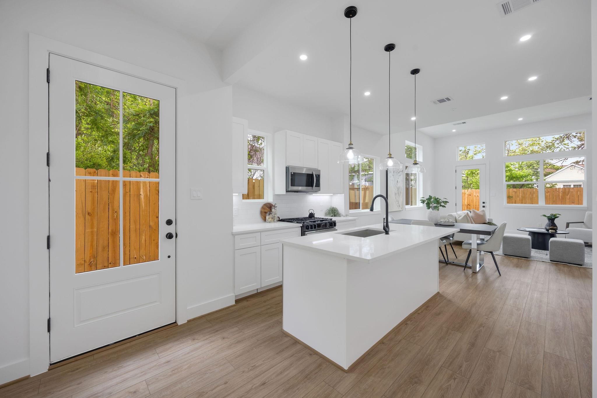 3107 Stonewall Street