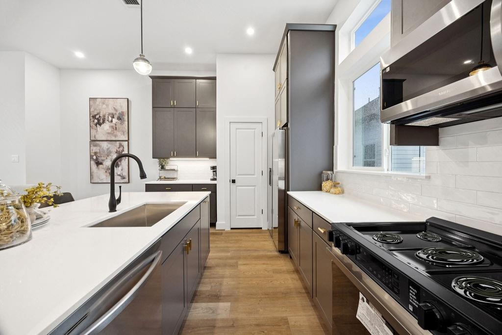 2121 Hoskins Drive # B