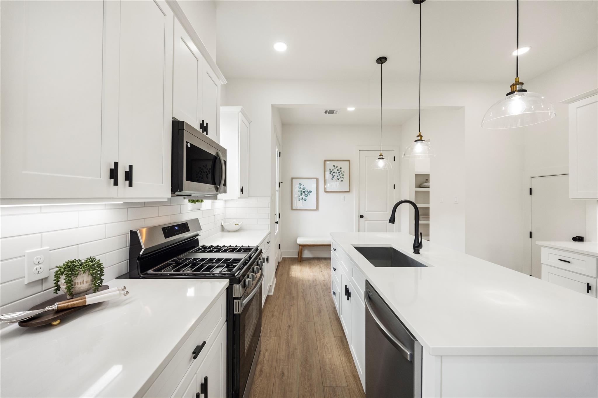 3107 Stonwall Street