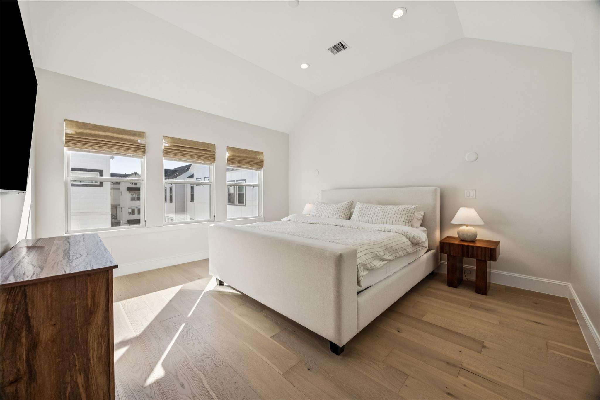 1127 W 16th Street # C