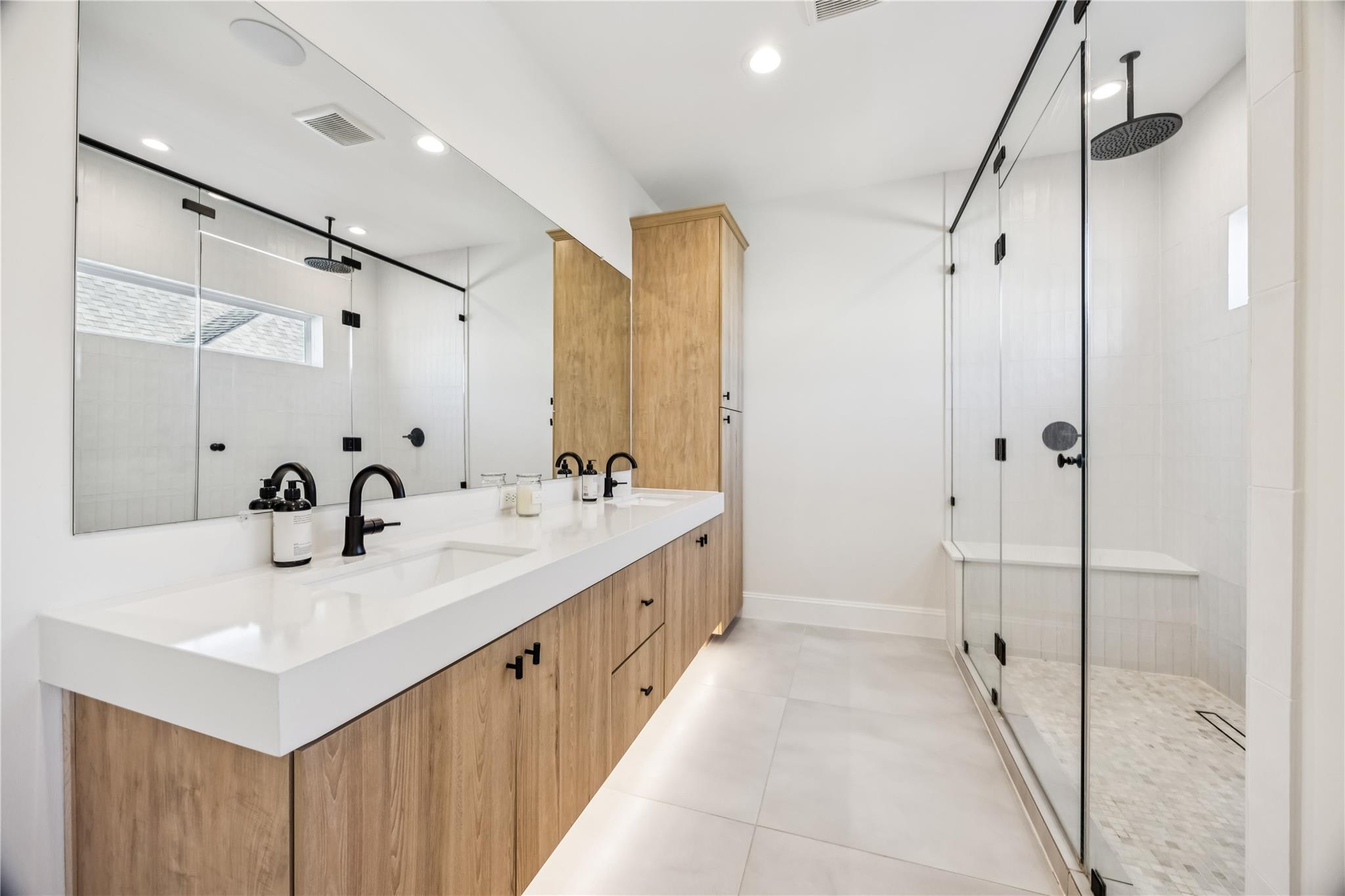 1127 W 16th Street # C