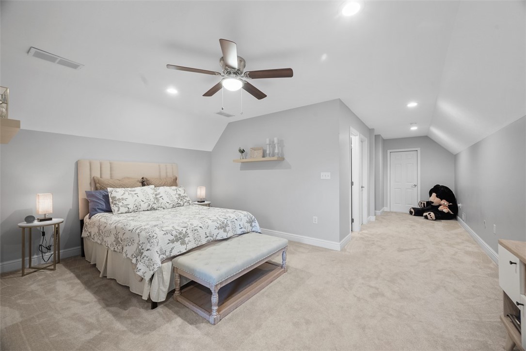 113 James Place