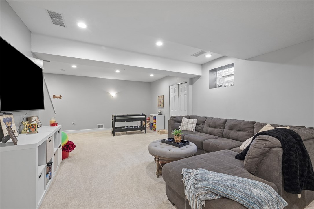 113 James Place
