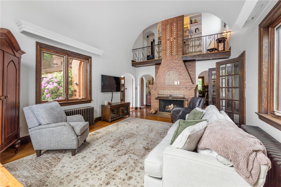 218 Barth Ave