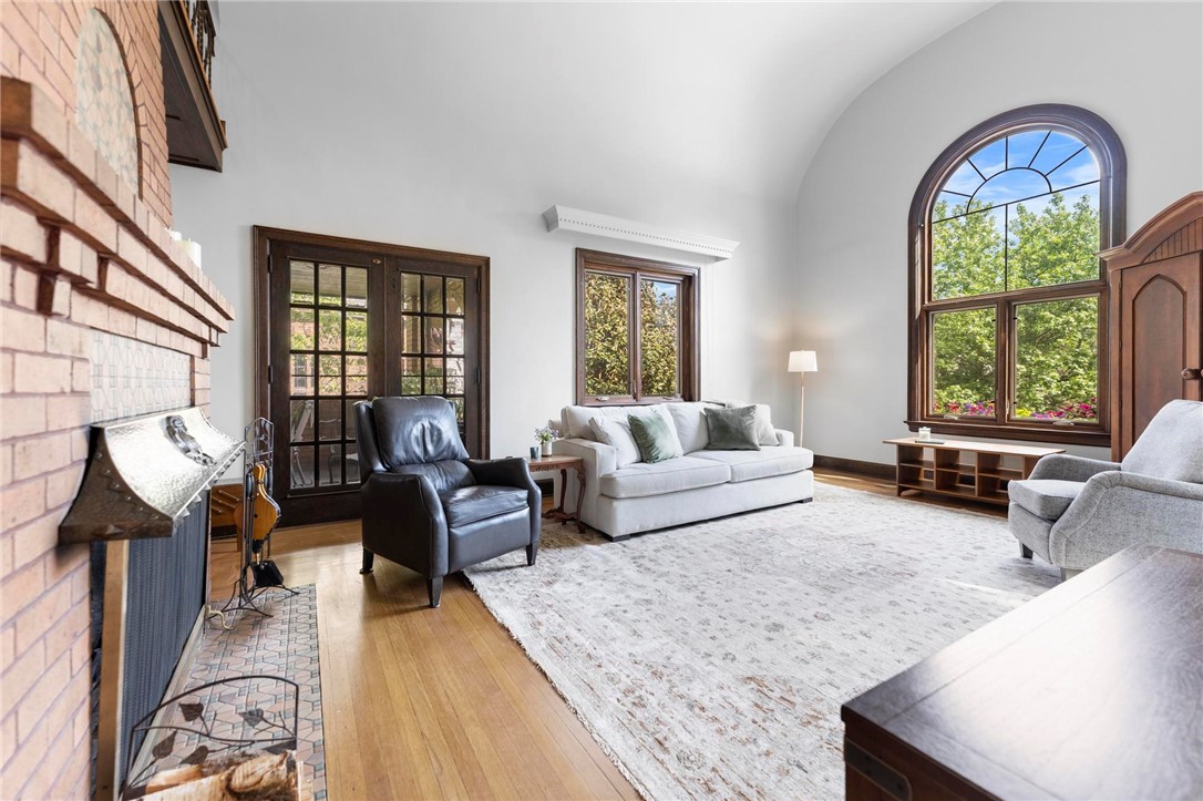 218 Barth Ave