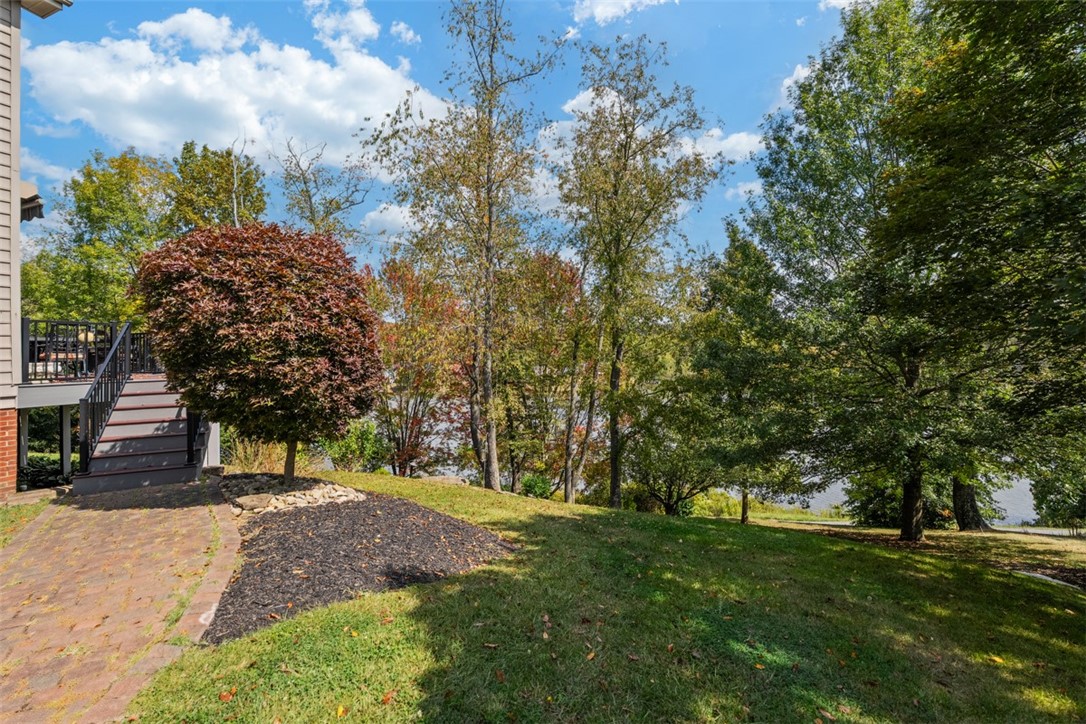 1011 Lakeside Dr