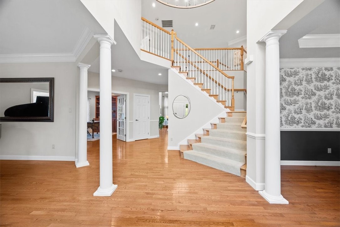 1011 Lakeside Dr