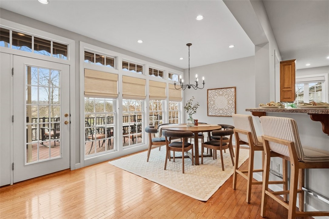 1011 Lakeside Dr