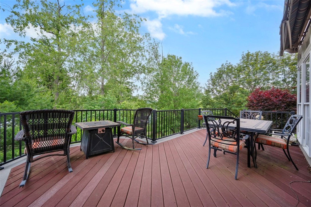 1011 Lakeside Dr