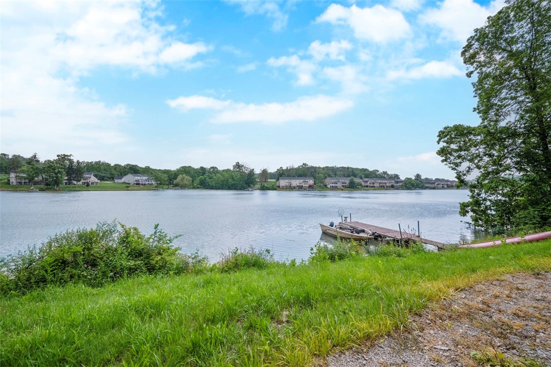 1011 Lakeside Dr