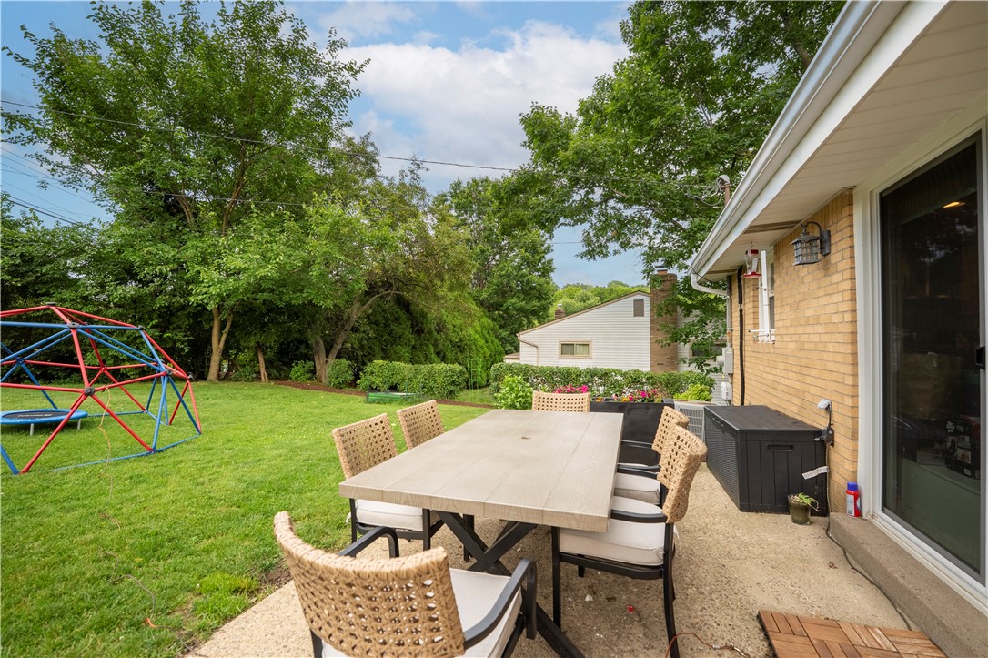 569 Pat Haven Dr